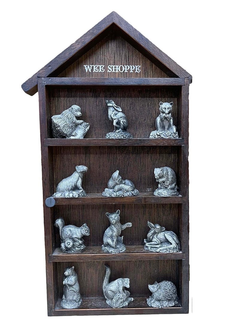 A PEWTER ANIMAL WALL PLAQUE, 1981 (1 of 3)