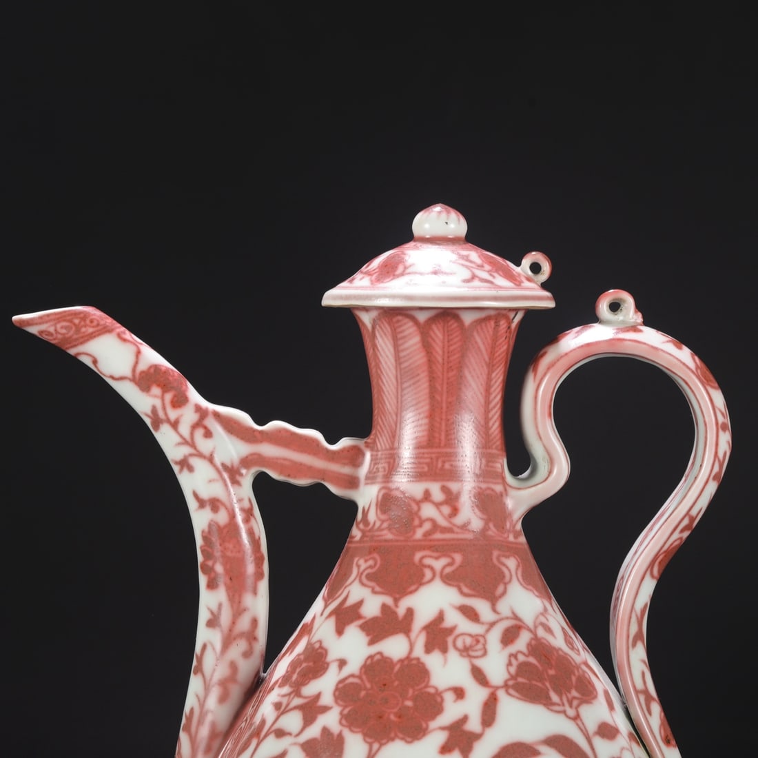 A UNDERGLAZED-RED 'INTERLOCKING FLOWERS' EWER - 3