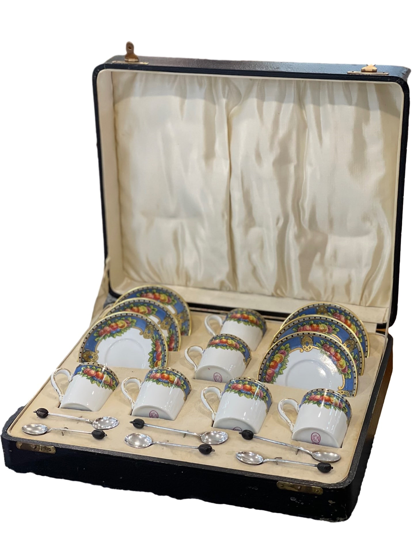 A BRITISH SOMERSET GILT-DECORATED COFFEE CUP SET, CIRCA 1930S (1 of 2)