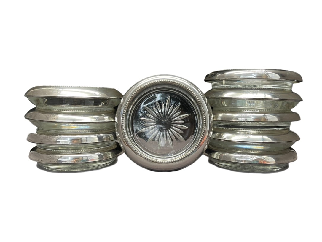 AN AMERICAN STERLING SILVER ASHTRAY, DRINKS TRAY OR COASTER, CIRCA 1940S–1960S (1 of 2)