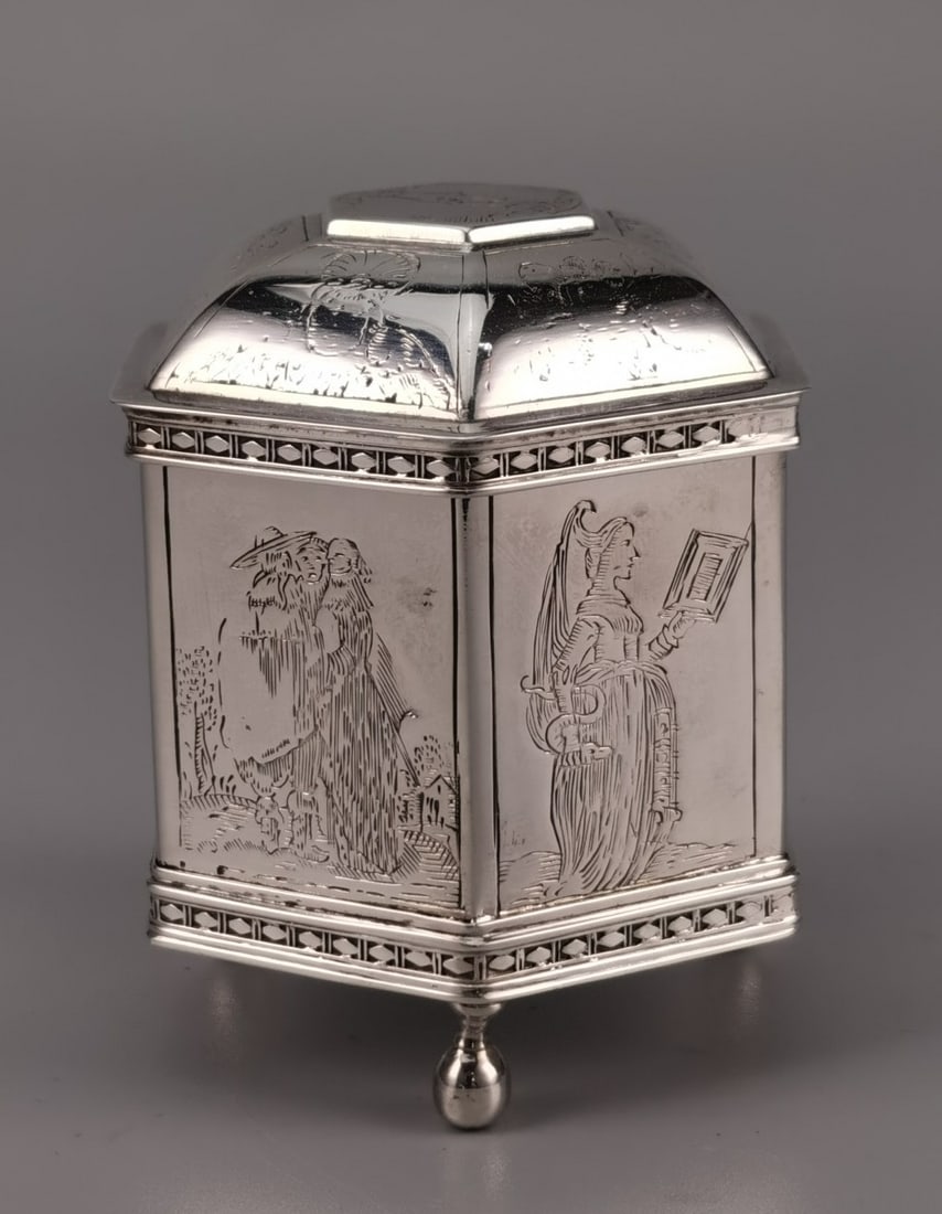 AN AMERICAN MMA STERLING SILVER-GILT RING BOX, 1985 (1 of 5)