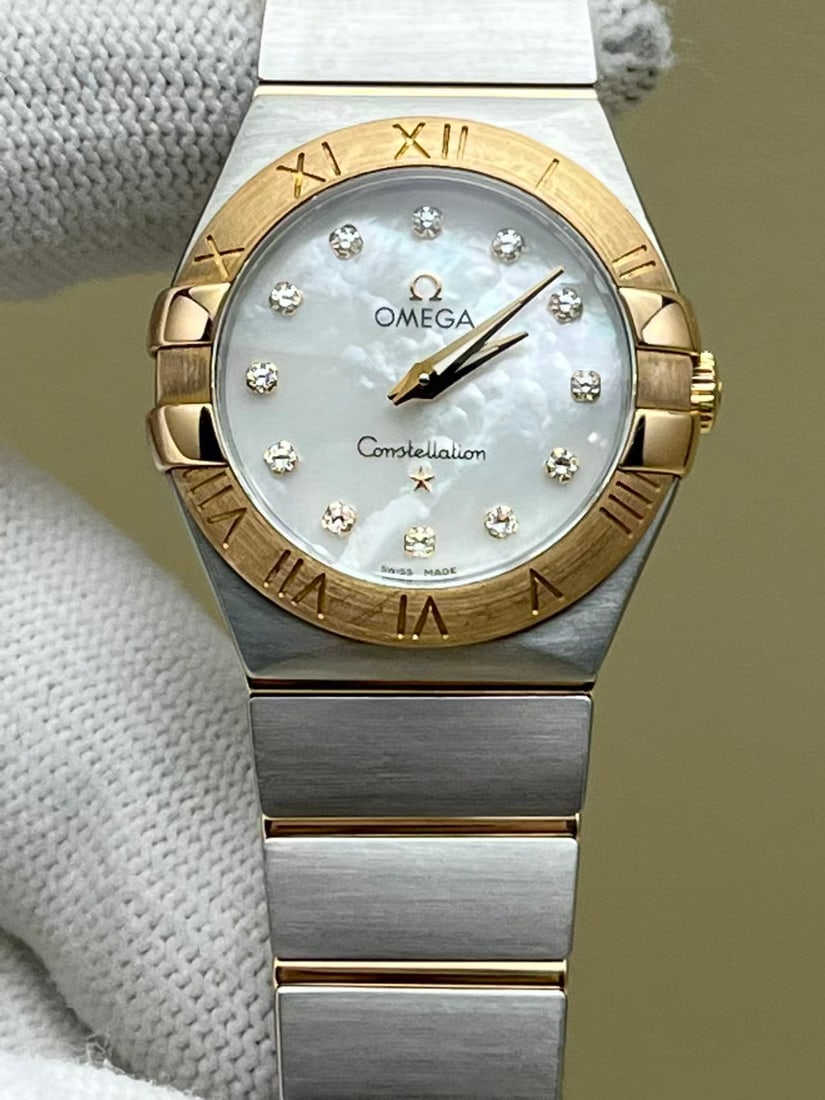 OMEGA CONSTELLATION WOMEN'S QUARTZ WRISTWATCH (1 of 3)