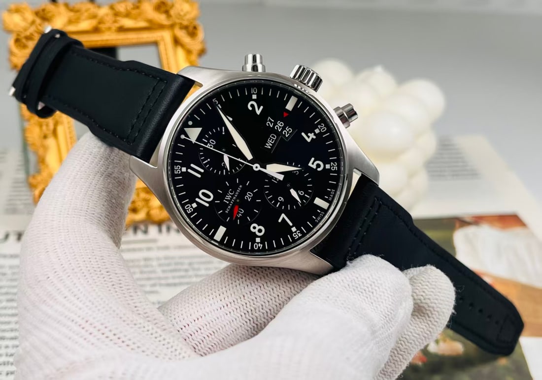 IWC PILOT'S WATCH CHRONOGRAPH, REF. IW377701 (1 of 2)