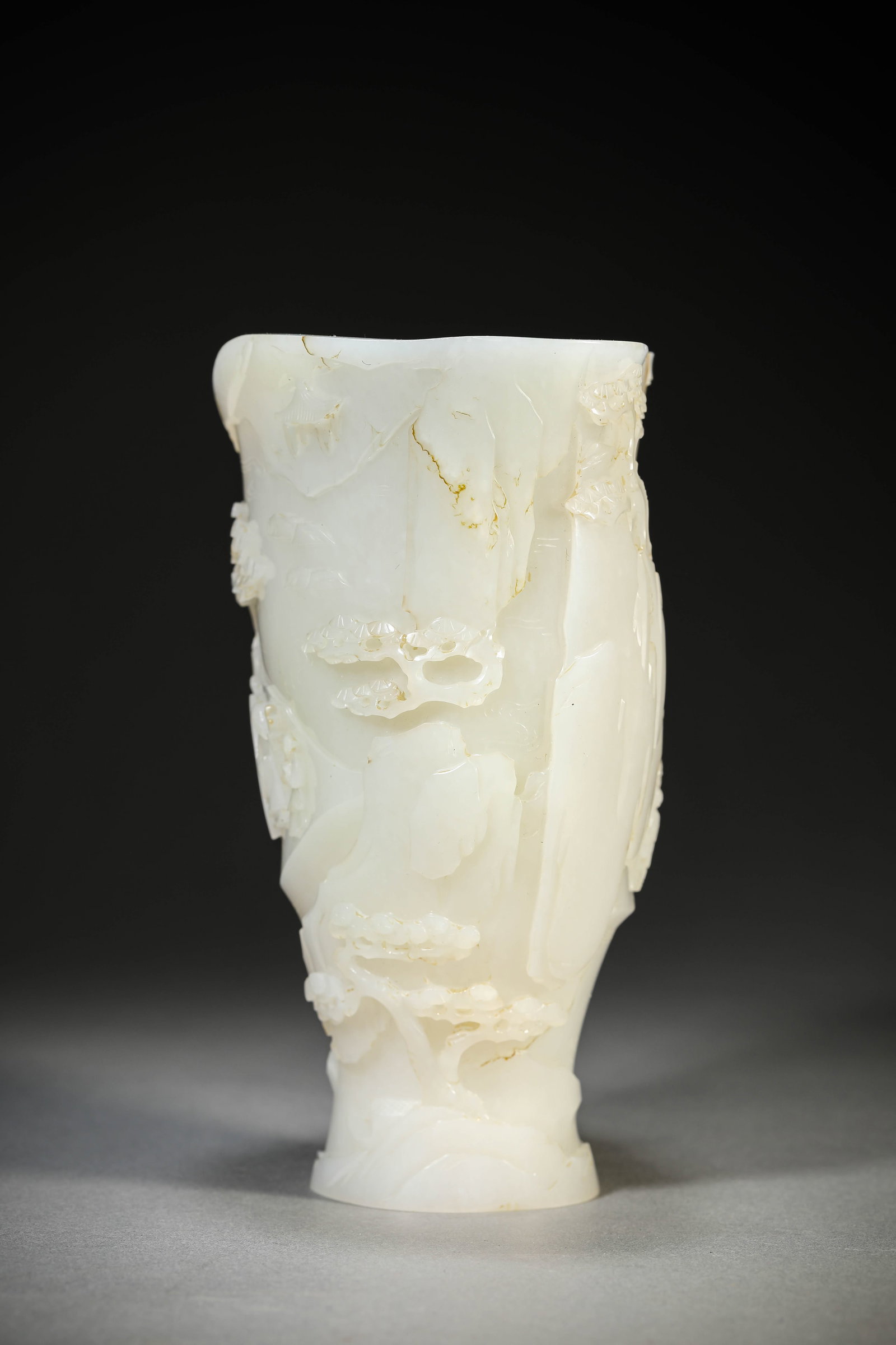 A CARVED JADE 'SCHOLARS UNDER PINE TREE' CUP - 3