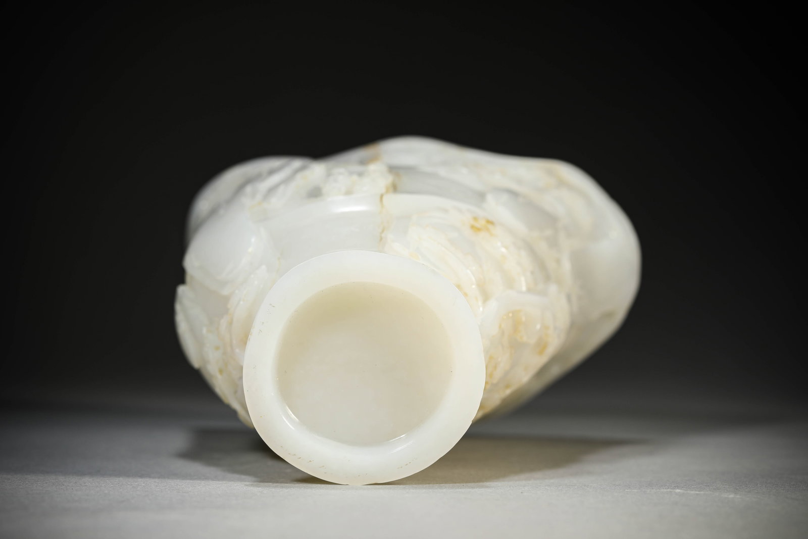 A CARVED JADE 'SCHOLARS UNDER PINE TREE' CUP - 6