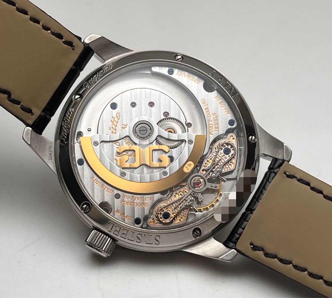 GLASHüTTE ORIGINAL PANO CLASSIC COLLECTION WRISTWATCH: GLASHüTTE ORIGINAL PANO CLASSIC COLLECTION WRISTWATCH Glashütte Original Pano Classic 90-01-02-02-04, powered by an automatic movement with a 42-hour power reserve and featuring a 39.3 mm stainless 