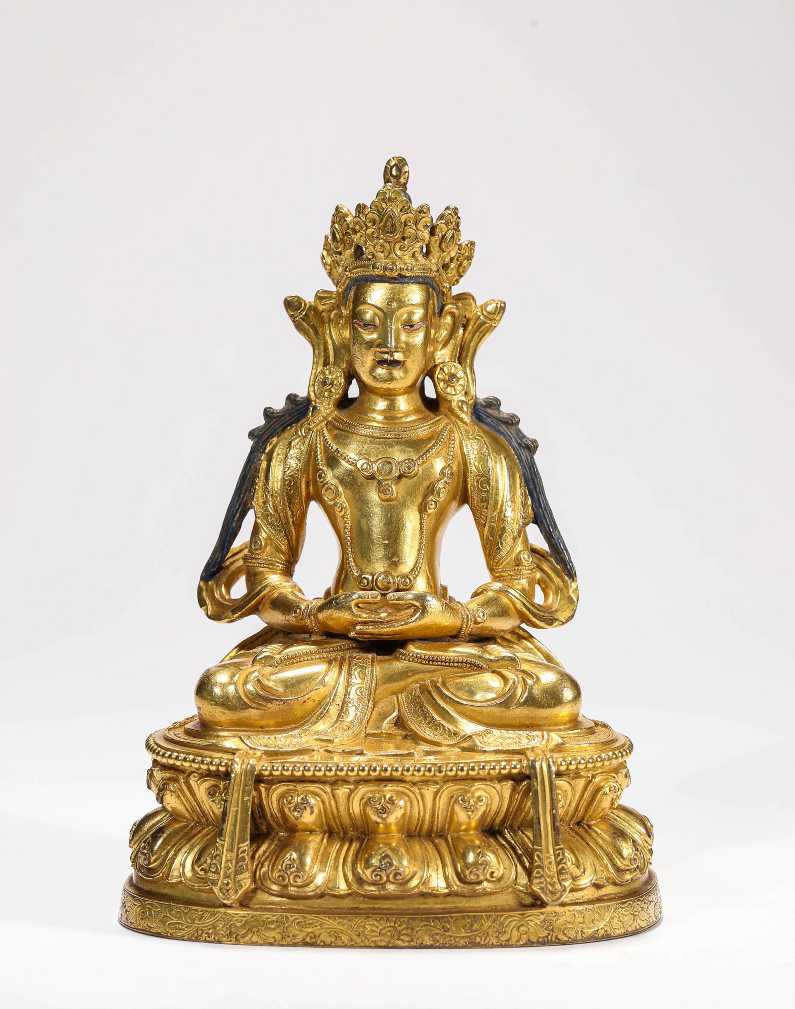 A GILT-BRONZE AMITAYUS BUDDHA FIGURE (1 of 9)