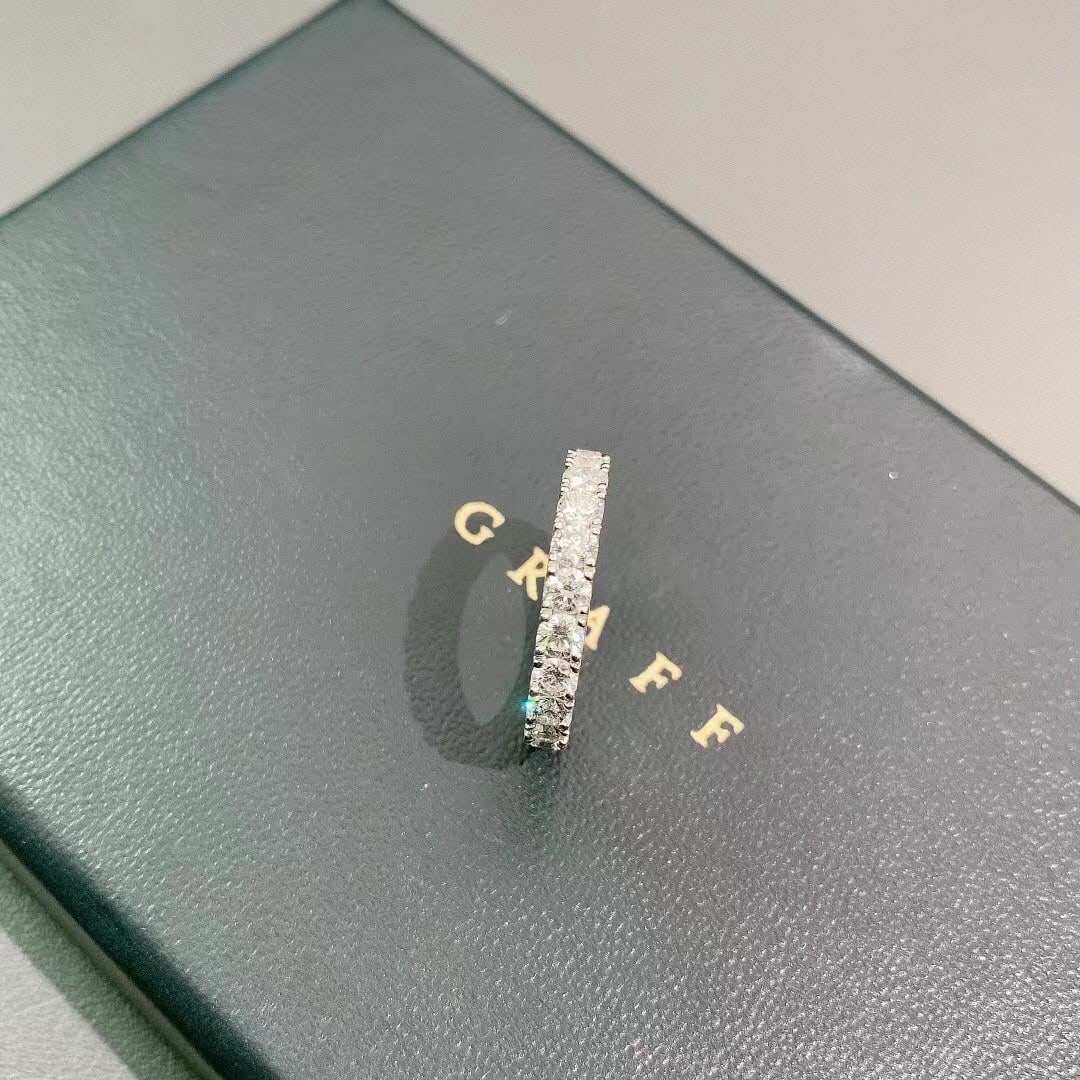 Graff Castle Set Platinum Round Diamond Ring Size 48 (US 4.5): Ring Size: 4.5 US, Not Resizable(Size Guide)Metal: PlatinumPlace of Origin: United KingdomPeriod: 2010-Date of Manufacture: UnknownCondition: Good