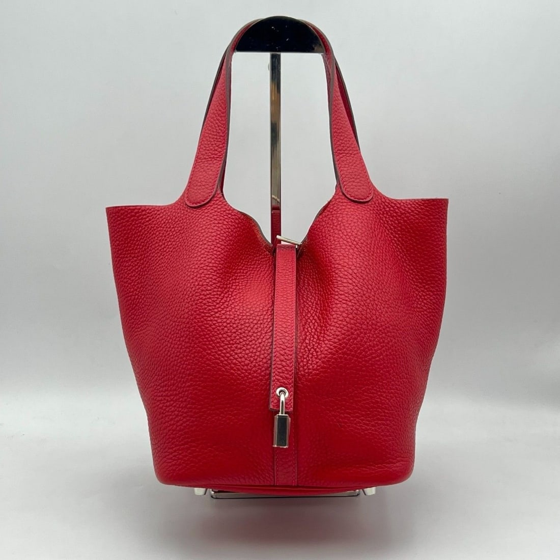 Authentic Hermes Picotin Lock 22 MM Leather Red SHW: Normal wear, scratches on hardware, corner wear, handle wear, clean inside and out, keys missing