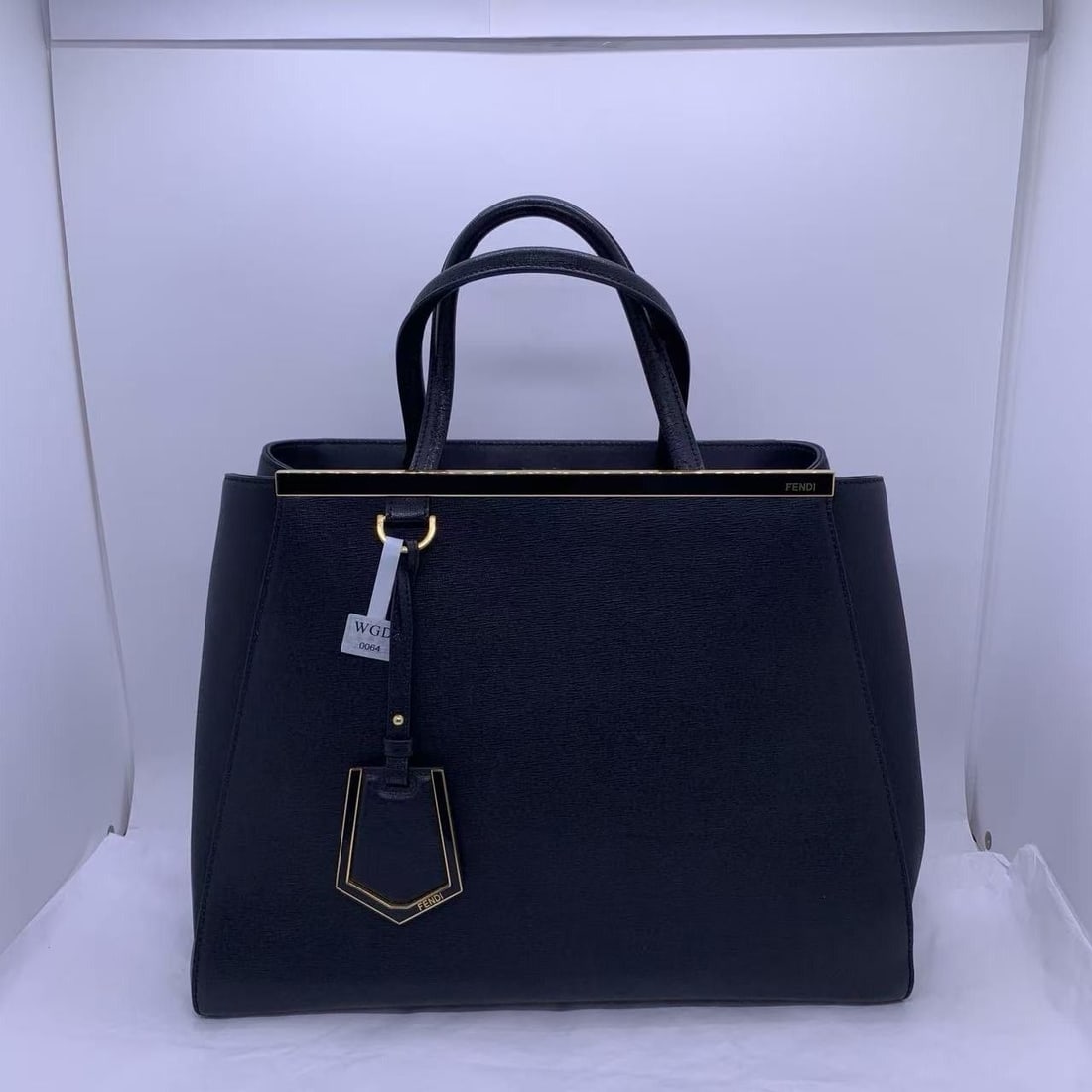 Fendi 2 Jours Leather Top Handle Black Handbag shoulders bag Italy: Normal signs of daily use