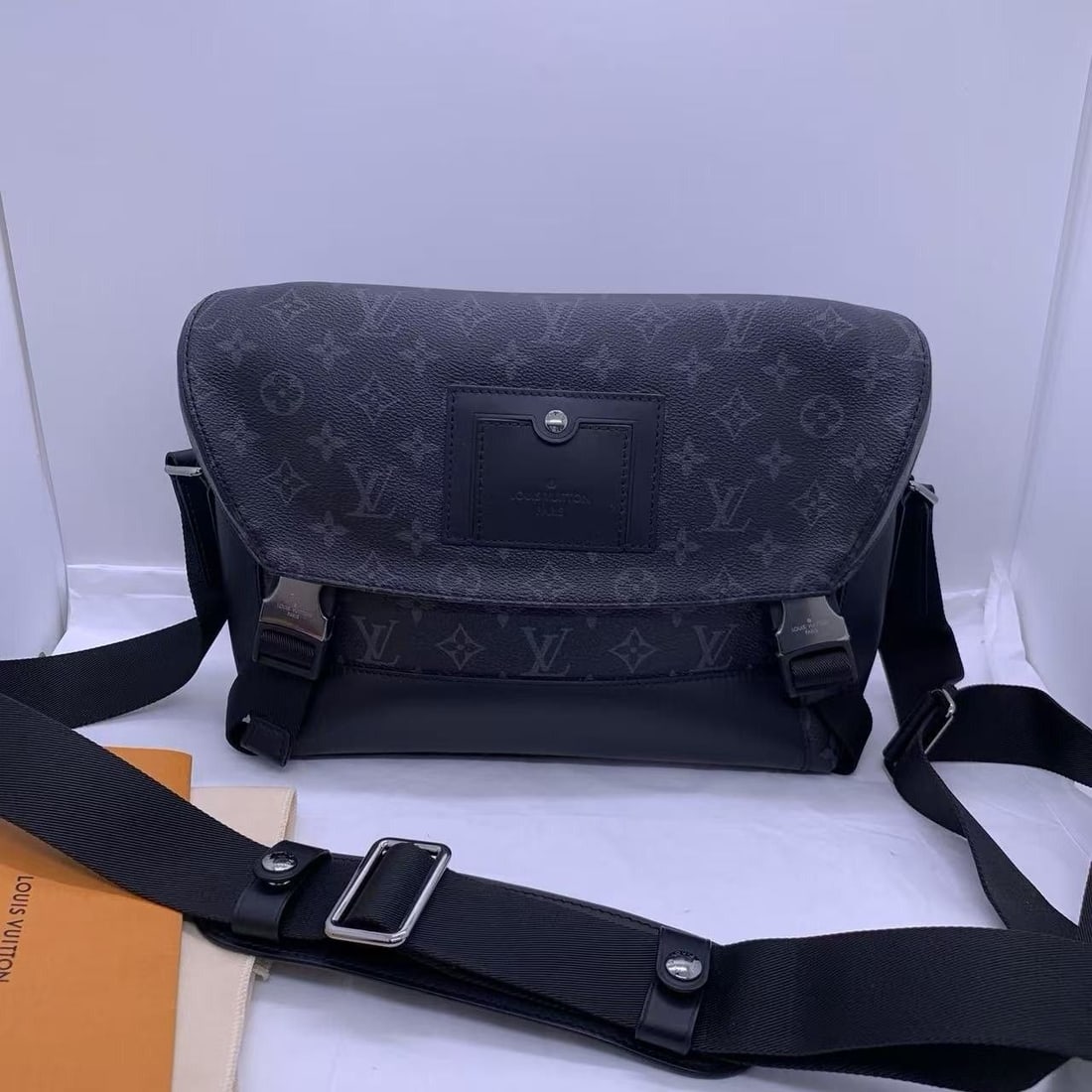 LOUIS VUITTON Messenger Voyage MM Shoulder Bag Monogram Eclipse France: Normal signs of daily use