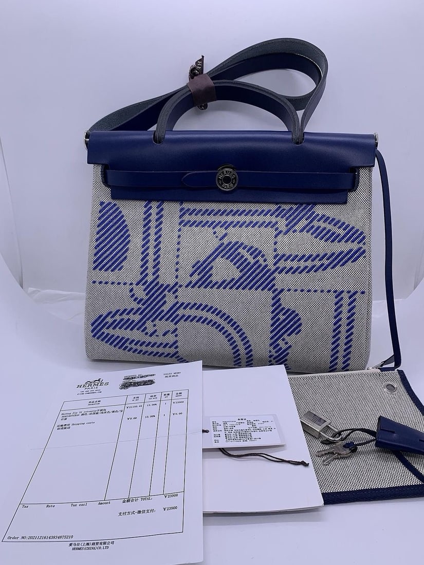 HERMES Herbag Zip 31cm Laque Bleu Nuit Indigo Brides de Gala Horseshoe Stamp Z: Normal signs of daily use
