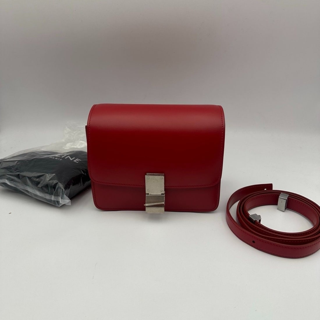 CELINE Classic BoxShoulder Bag leather Red Used Women SHW Italy: Condition: Good, normal use marks, hardware scratches, slight wear, clean inside