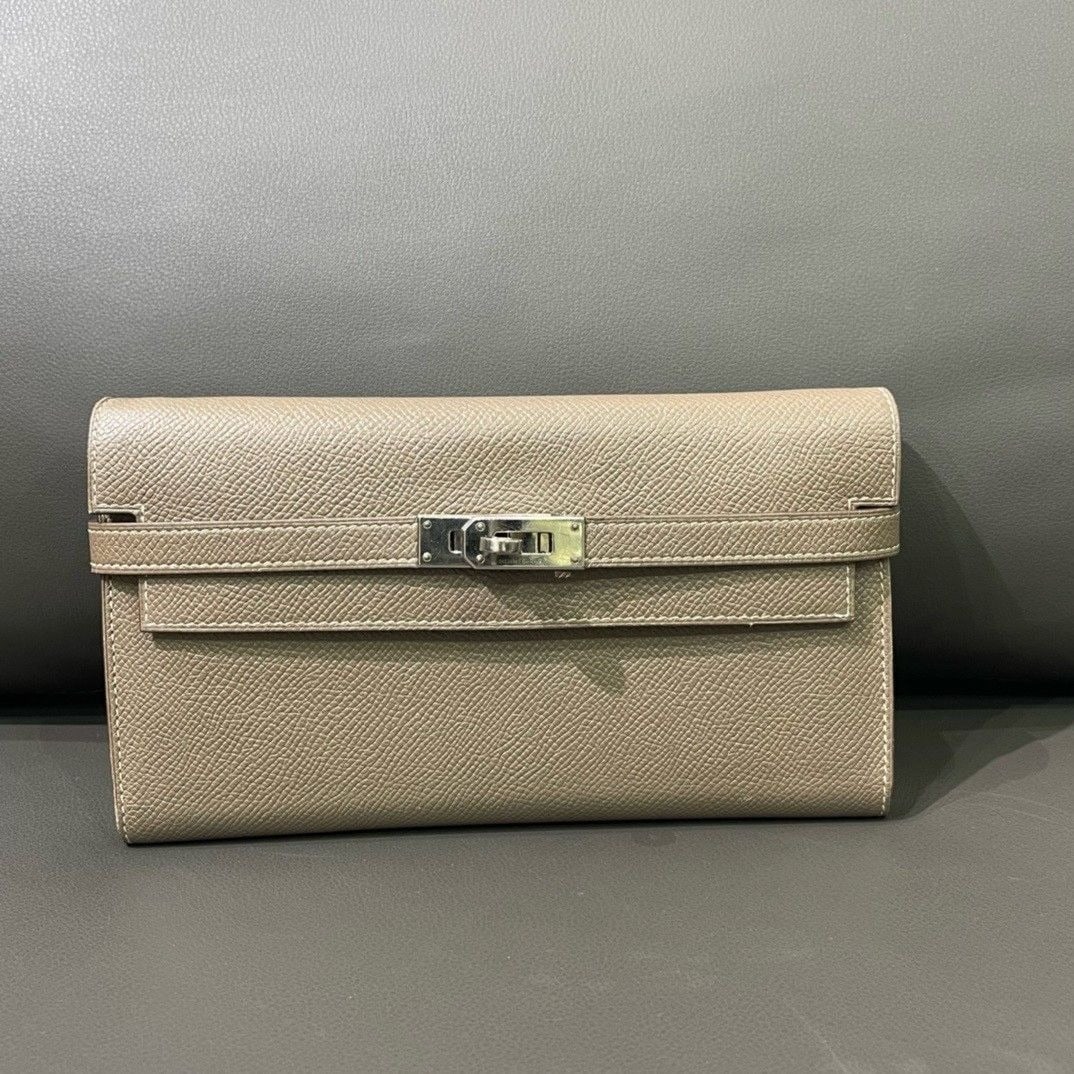 HERMES Kelly Wallet Etoup Leather Silver handbag origin france: Normal signs of use, scratches on hardware, clean inside and out.