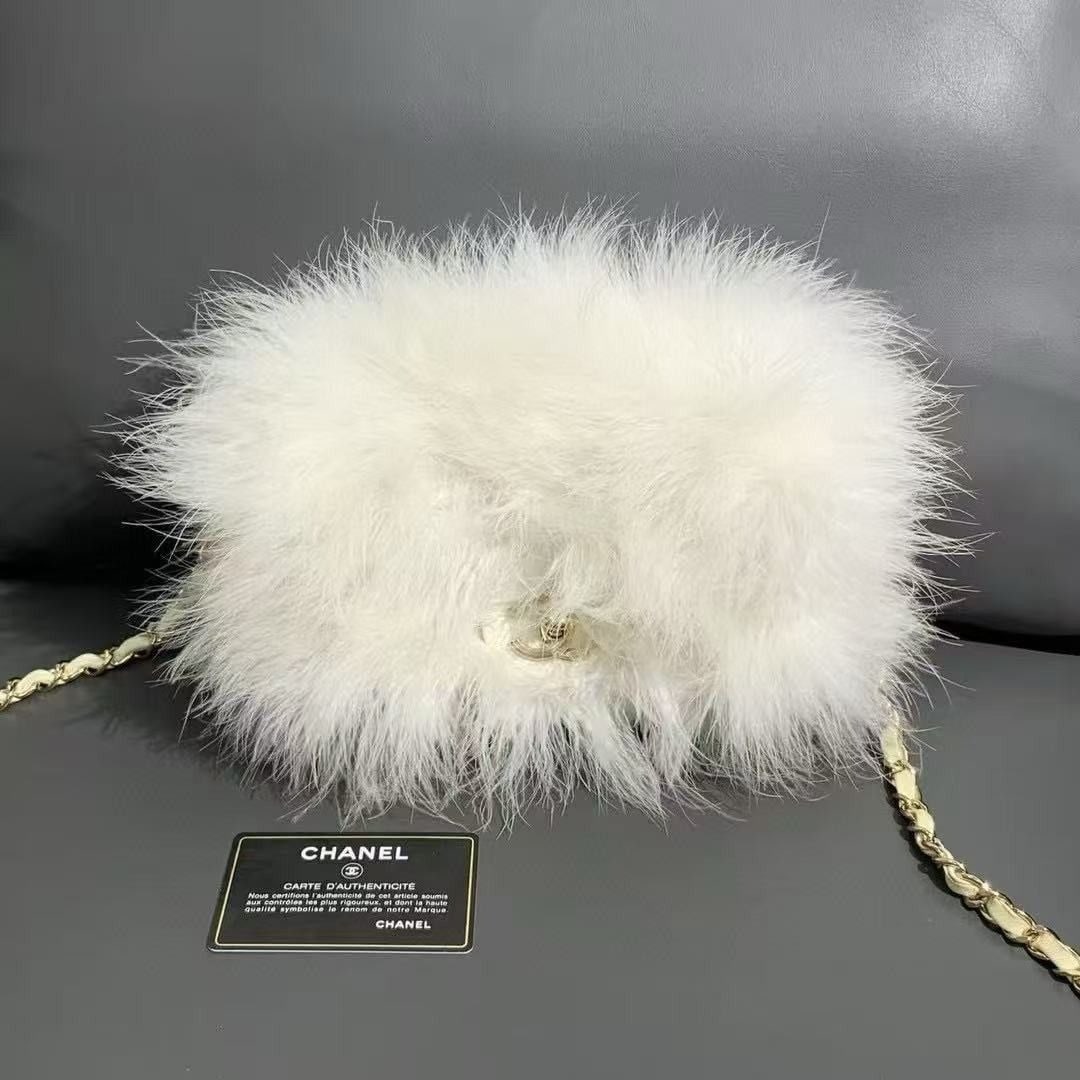 95new chanel flap bag white rabbit hair hangbag Origin Italy: 95new chanel flap bag white rabbit hair hangbag