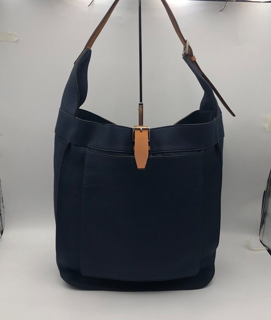 100% Auth Hermes Marwari PM Shoulder Bag Leather Blue Square N SHW: Normal signs of use. The interior is clean. There are scratches on the hardware, and the four corners show slight wear and darkening.