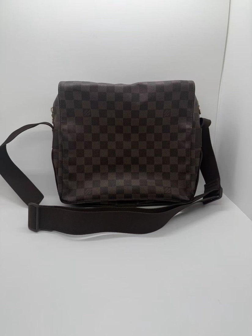 Louis Vuitton Damier Naviglio Crossbody Shoulder Bag Brown France: Normal signs of daily use