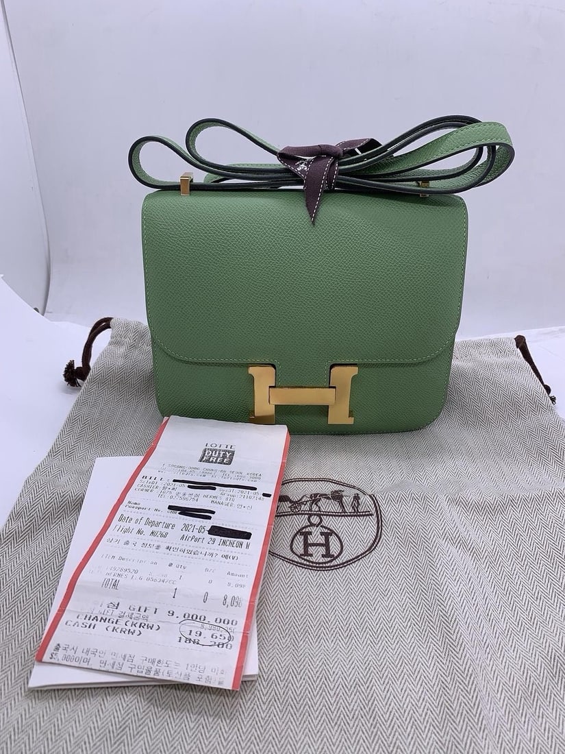 HERMES CONSTANCE Kiwi Green shoulder bag stamp Y France: Normal signs of daily use