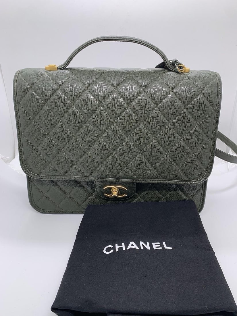 22k chanel backpack women Green of Cuba.Caviar Gold.Italy: Normal signs of daily use