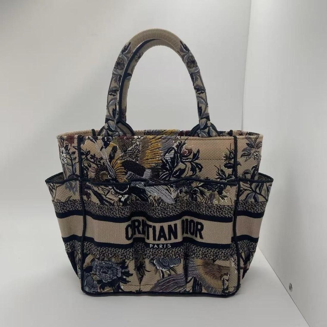 Christian Dior Oblique Embroidered Catherine Tote Bag mini Pristine Beige Italy: Normal signs of daily use
