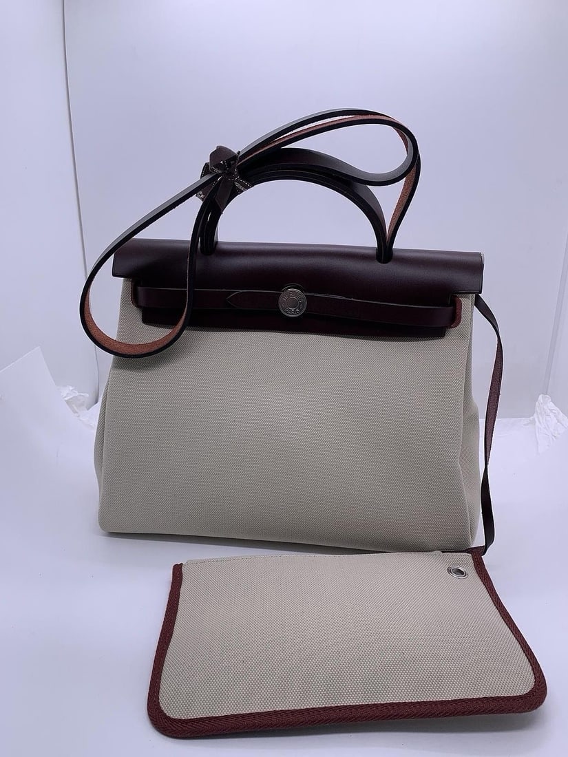 Hermes Herbag Zip 31 Cement gray canvas stamp Z France shoulder bag: Normal signs of daily use