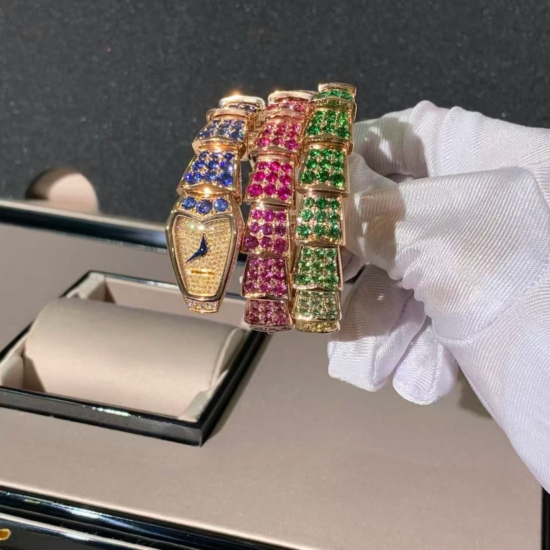 Bvlgari Serpenti Rainbow Watch 18k rose gold 26mm case designed Rainbow gemstone: Bvlgari Serpenti Rainbow Watch 18k rose gold 26mm case designed Rainbow gemstone