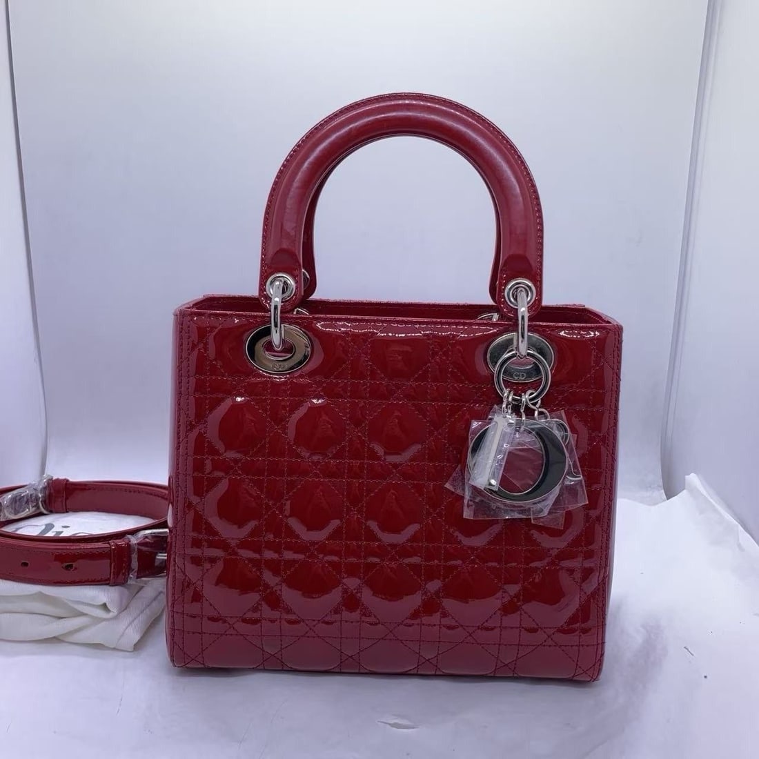 Christian Dior Lady Dior Medium shoulder bag Handbag Patent Red Italy: Slight wear on the corners