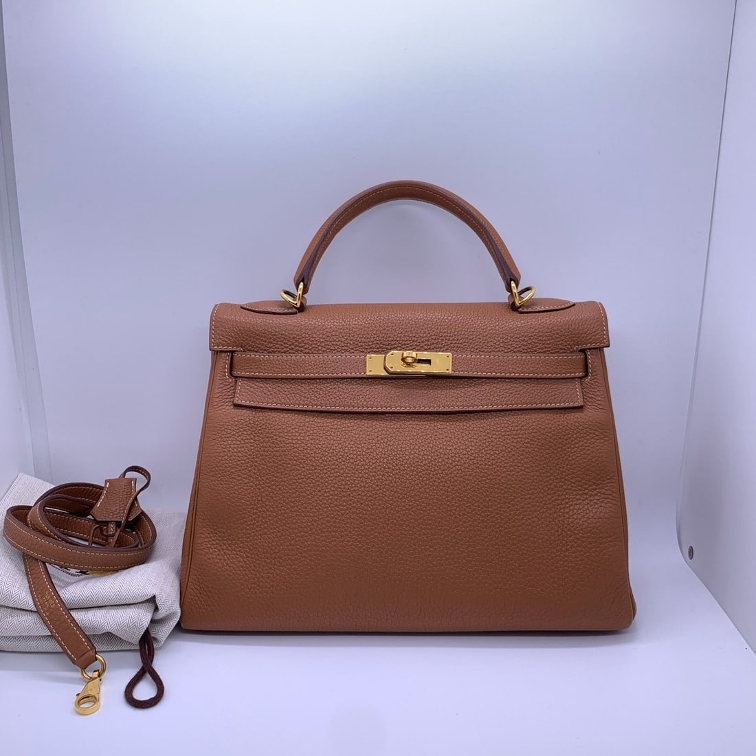 Hermes Kelly 32 Retourne Gold Togo Leather Stmap O Gold Hardware (1 of 20)