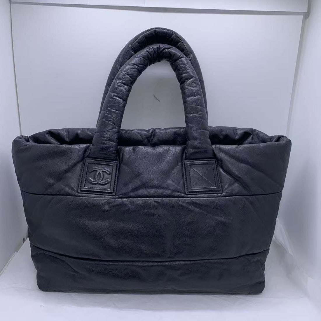 CHANEL Coco Cocoon Tote Tote Bag Shoulder Bag Coco Mark Origin Italy: Normal signs of daily use