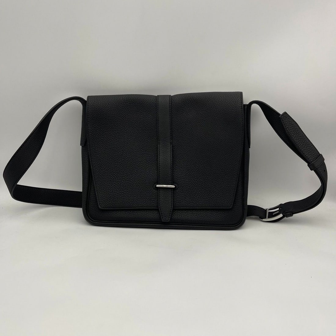 Hermes Steve Light Junior Messenger Bag black leather shoulder bag Origin France (1 of 20)