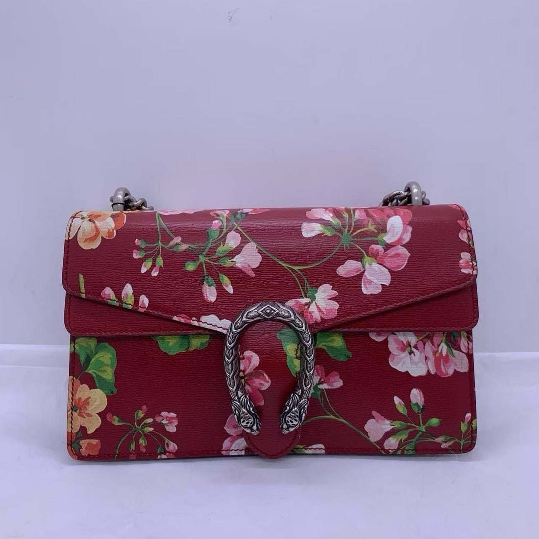 Gucci Dionysus Bag Blooms Print Leather Medium Print, Red chain bag Origin Italy: Normal signs of daily use