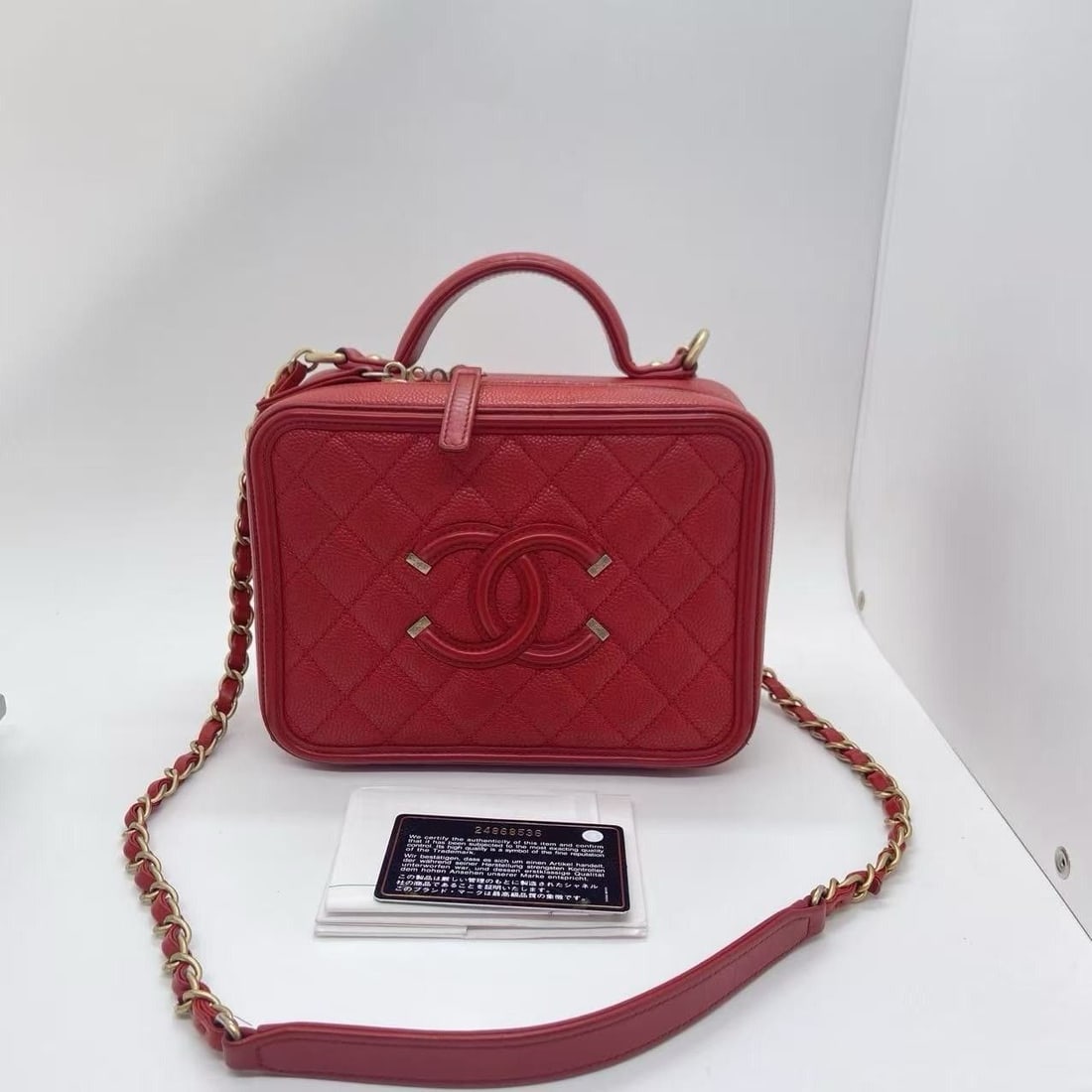 Chanel Filigree Vanity Case Quilted Caviar Medium red shoulderbag Italy: Normal signs of daily use