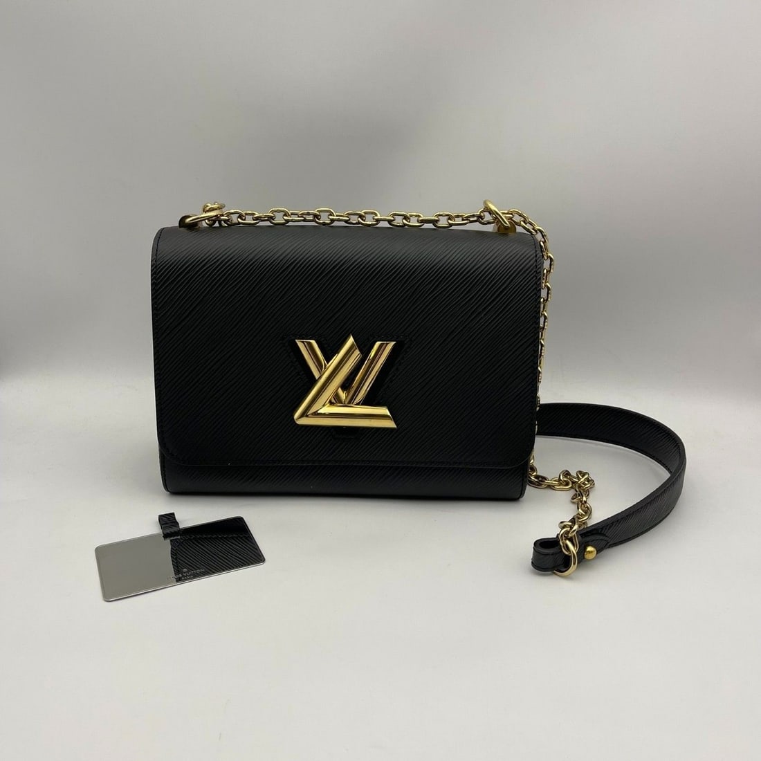Louis Vuitton EPI Twist Shoulder Bag Black Leather chain bag origin France (1 of 20)