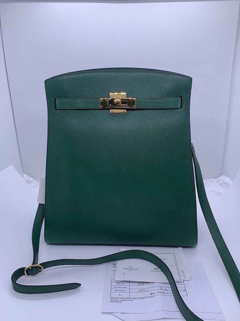 HERMES Kelly Sports PM Shoulder crossbody Bag Emerald green.leather gold France: Normal signs of daily use