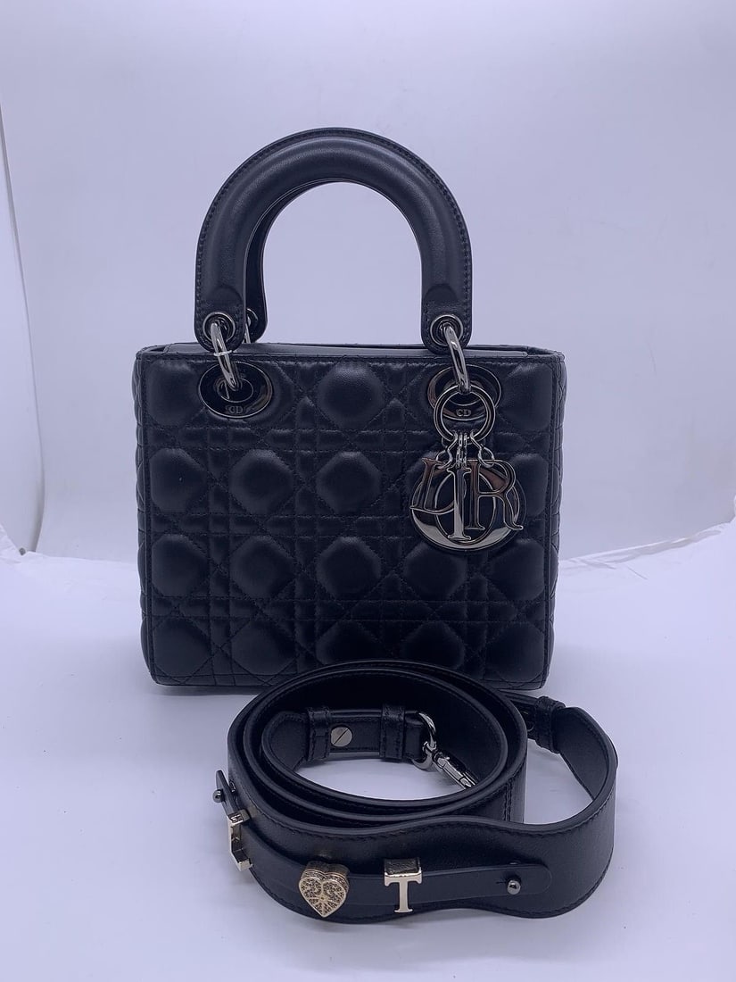 Christian Dior Lady Dior Shoulder Bag Medium black Leather Origin Italy (1 of 19)
