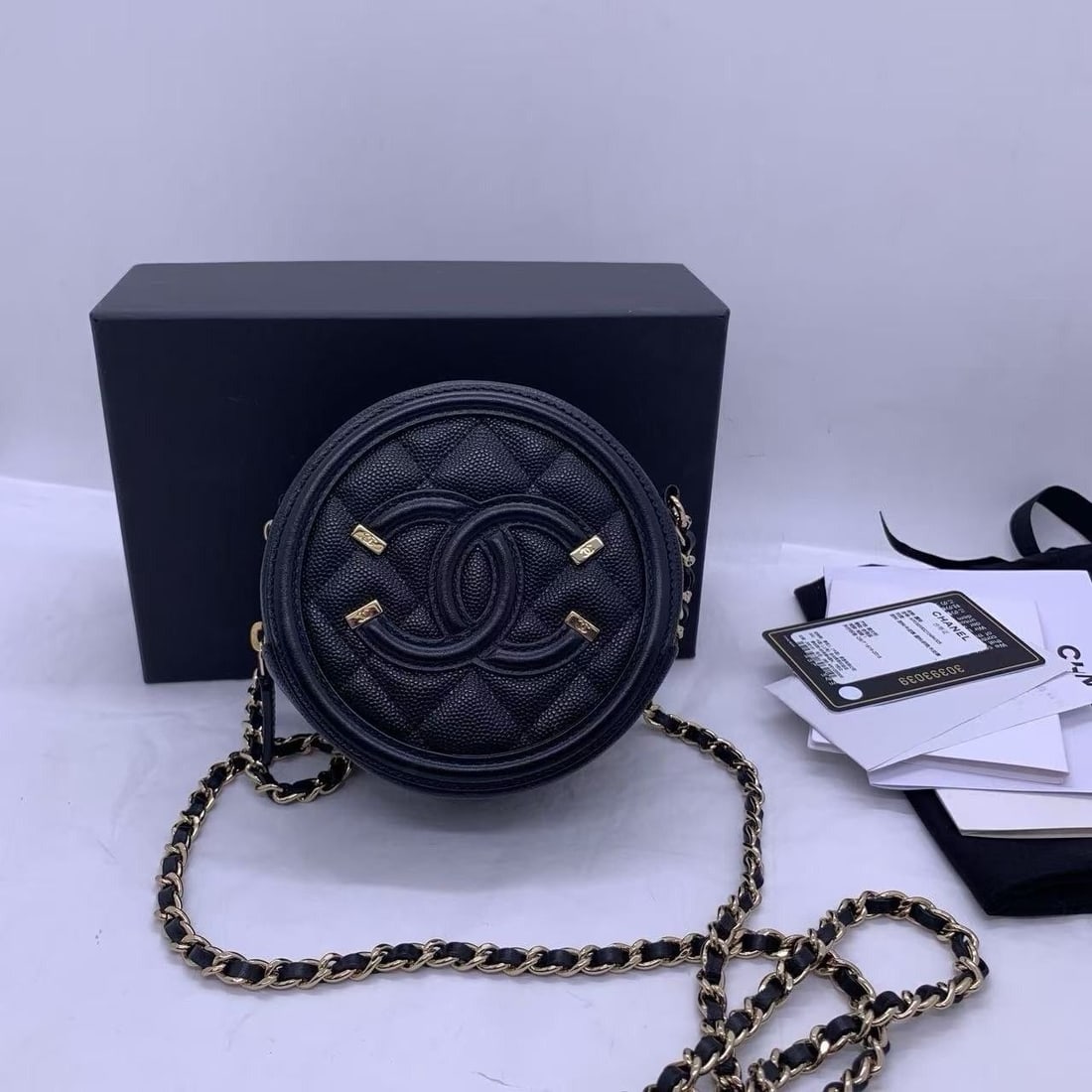 Chanel CC Filigree Round Chain Shoulder Bag CaviarSkin Black Italy: Normal signs of daily use