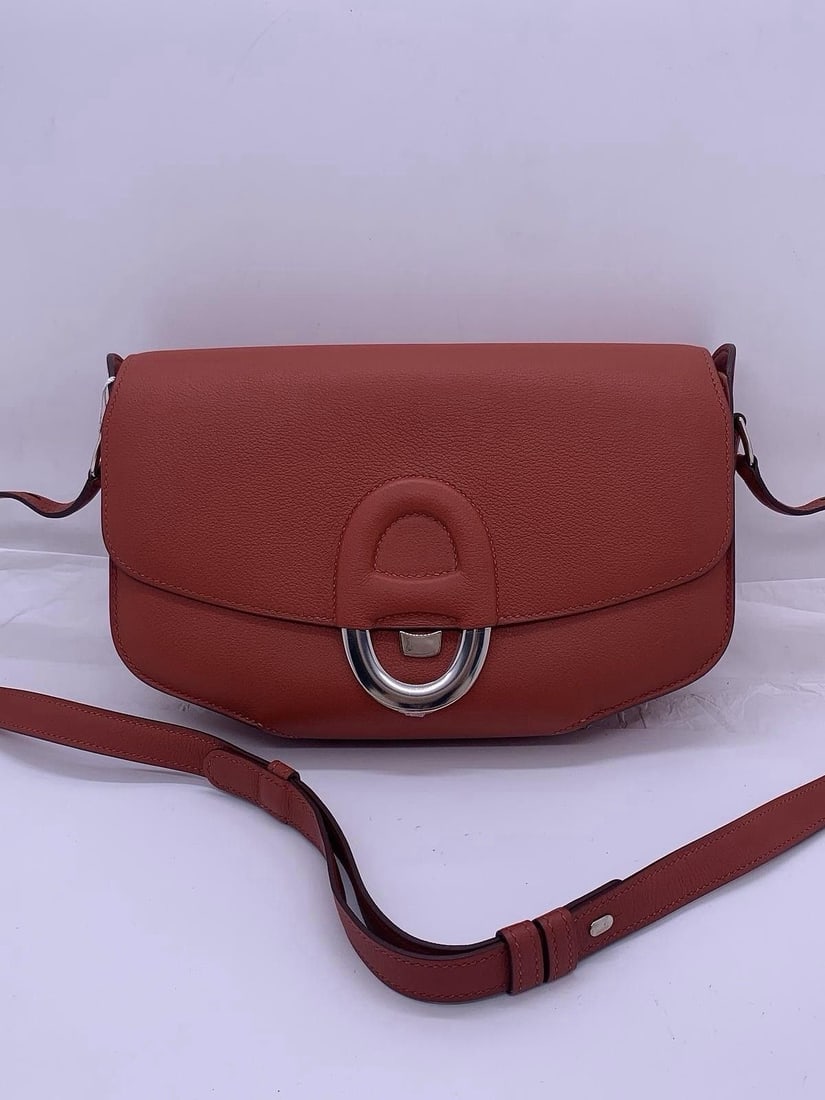 HERMES Cherche midi Medium clutch bag leather Salmon Red shoulder bag france: Normal signs of daily use