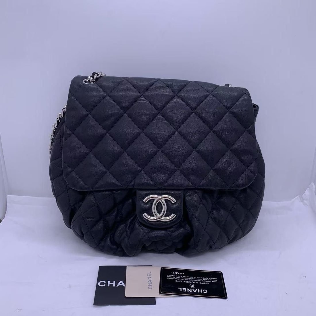 Chanel Calfskin Chain Around Shoulder Bag chain bag handbag black Italy: Normal signs of daily use