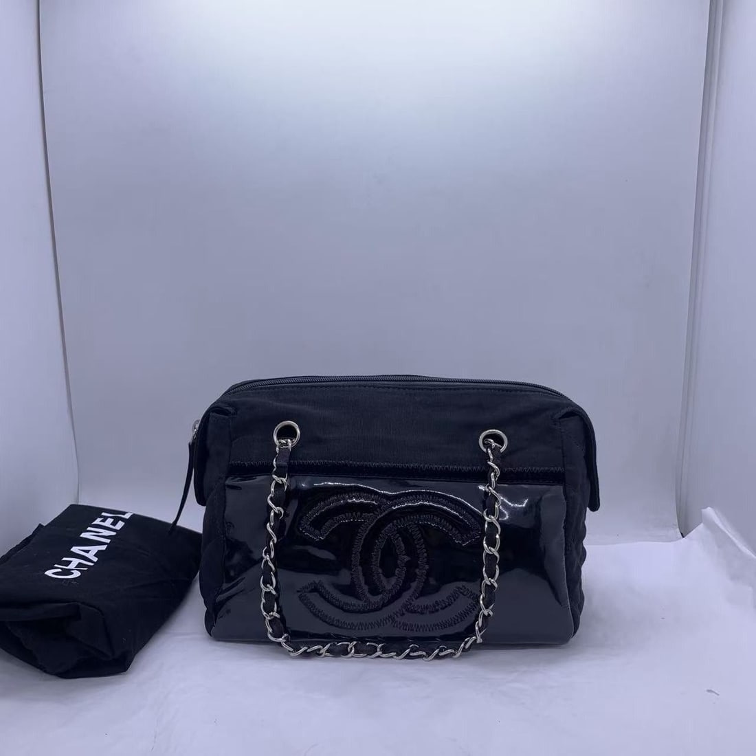 Chanel camera bag black medium vintage handbag canvas and Patent Italy: Normal signs of daily use