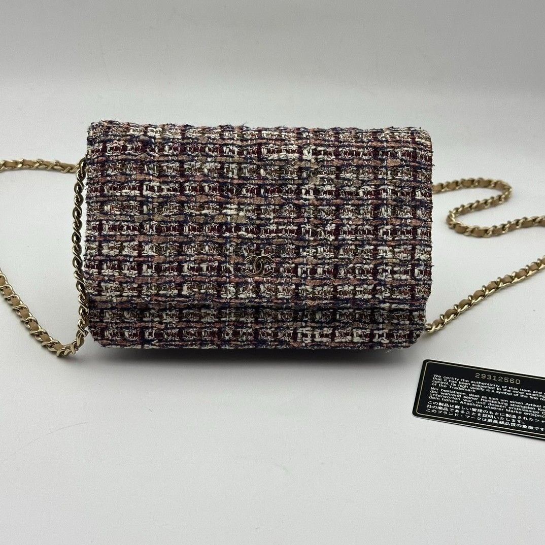 chanel multicolor quited tweed classic woc clutch bag shoudler bag Origin Italy: Good condition, normal usage traces, clean interior, hardware scratches