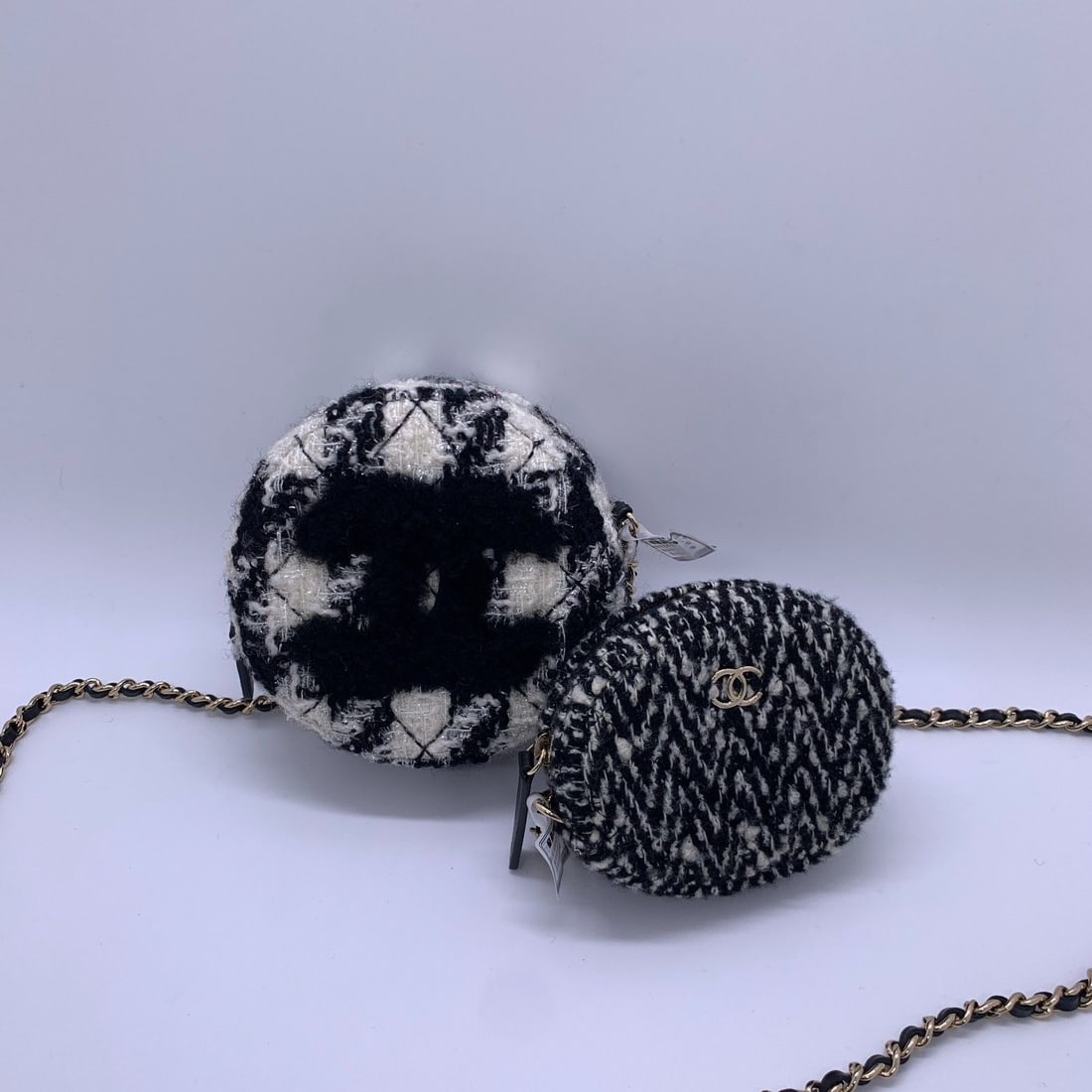 Chanel Tweed Double Circle Pouch on Chain Bag Black White Gold Hardware: Condition: Normal signs of wear, scratches on hardware, chain abrasion.Accessories: No Accessories