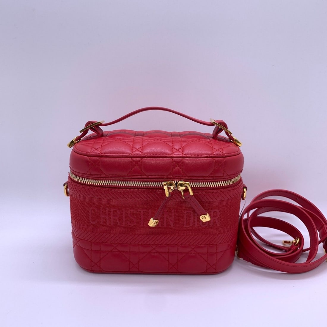 Christian Dior Travel Vanity Case Lambskin Cannage Red Gold HW Bag: Condition:Normal signs of wear, scratches on hardware, minor worn and darkened areas on the surface leather.size: Width:19cm,height:13cm