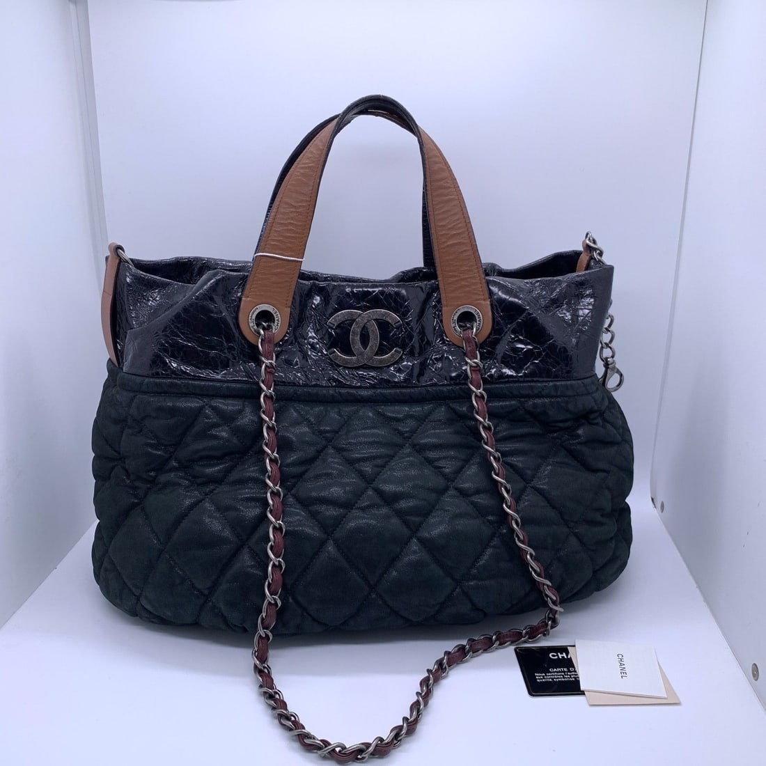 CHANEL In The Mix Tote Black Quilted Leather CC Silver Hardware: Condition: Minor signs of everyday use.Worn four corners, wear on the handle and chain, hardware scratches, clean interior.Accessories: Id cardsize: Width:43cm,height:32cmDesigner: CHANELModel: In The