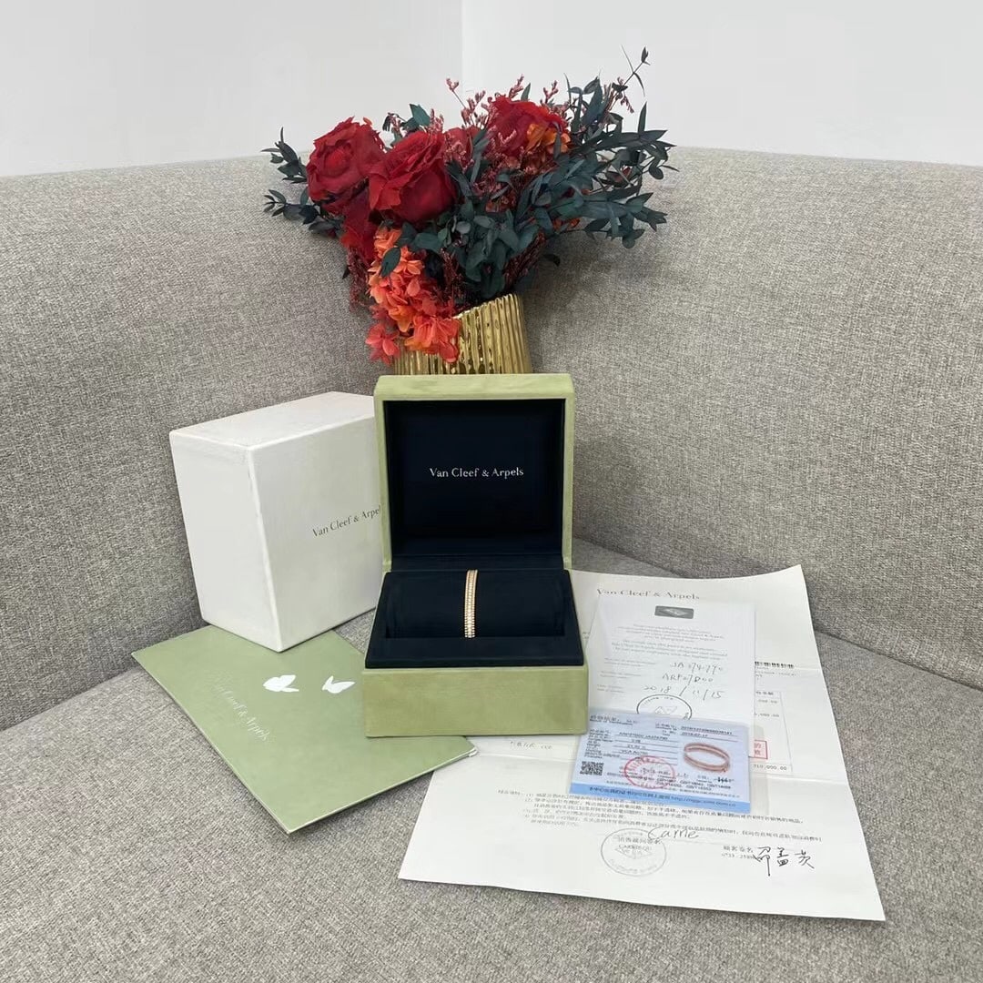 Van Cleef & Arpels Perlee Diamonds 18k Yellow Gold Bracelet Size XS: Van Cleef & Arpels Perlee diamonds bracelet.Product DetailsThe bracelet belongs to the Perlee collection, which is characterized by its signature golden beads. This specific model features:Design: A s