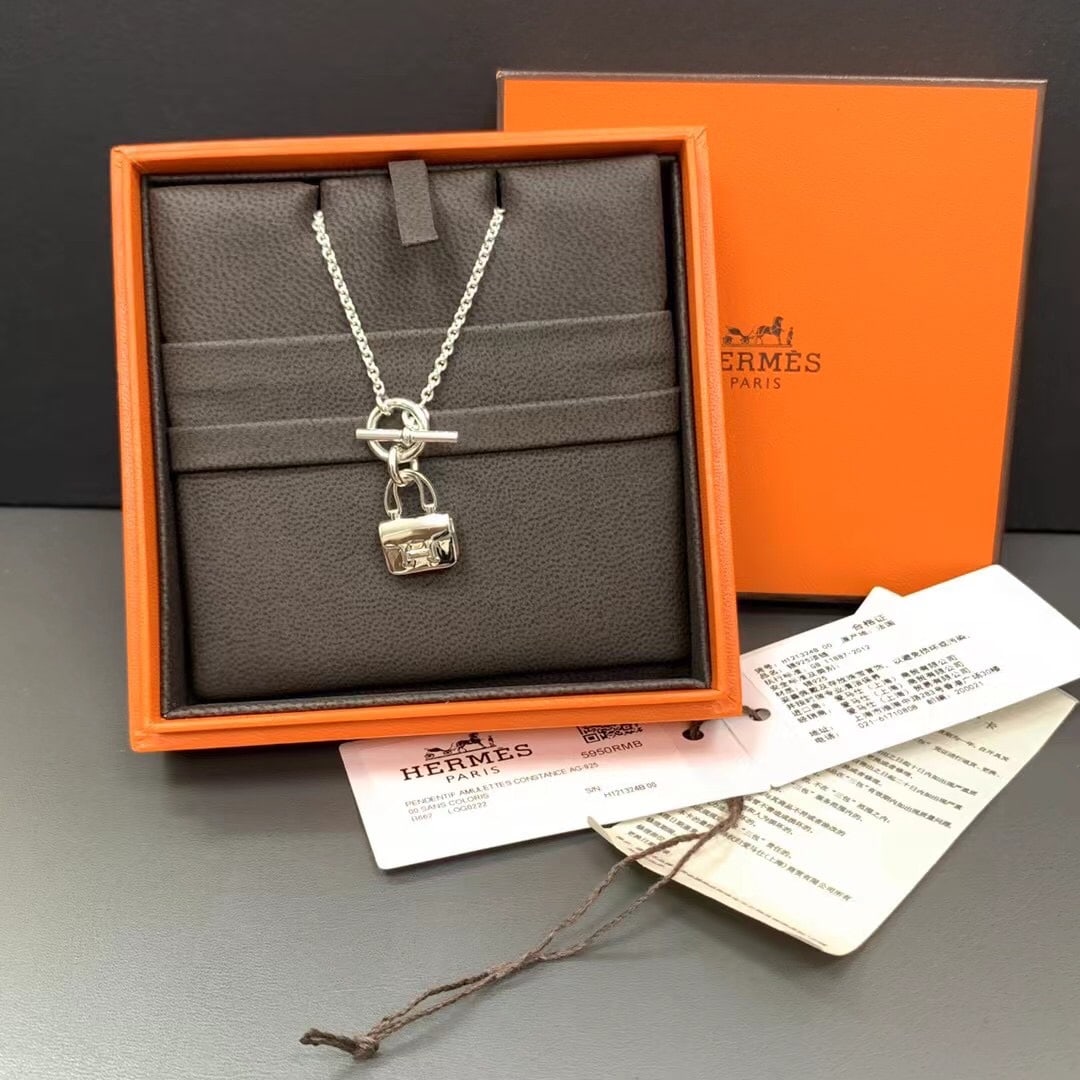 Hermes Amulette Constance charm Necklace Ag925 H Logo (1 of 5)