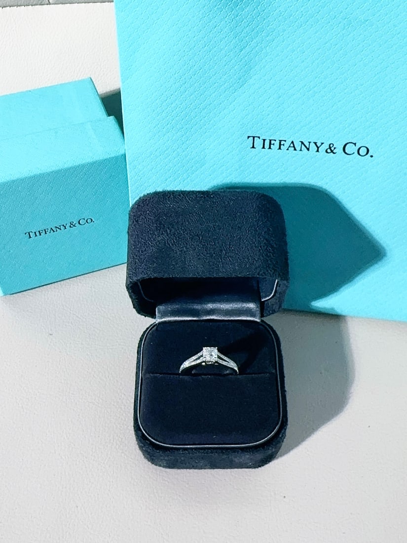 Tiffany & Co. Platinum Lucida 0.45ct Diamond Engagement Ring Size 51: Tiffany & Co. Premium Lucida Collection Luxurious Diamond Ring, Size 51,Center Diamond: 0.45ct / Color Grade F / Clarity VVS2,Accessory: Original Box