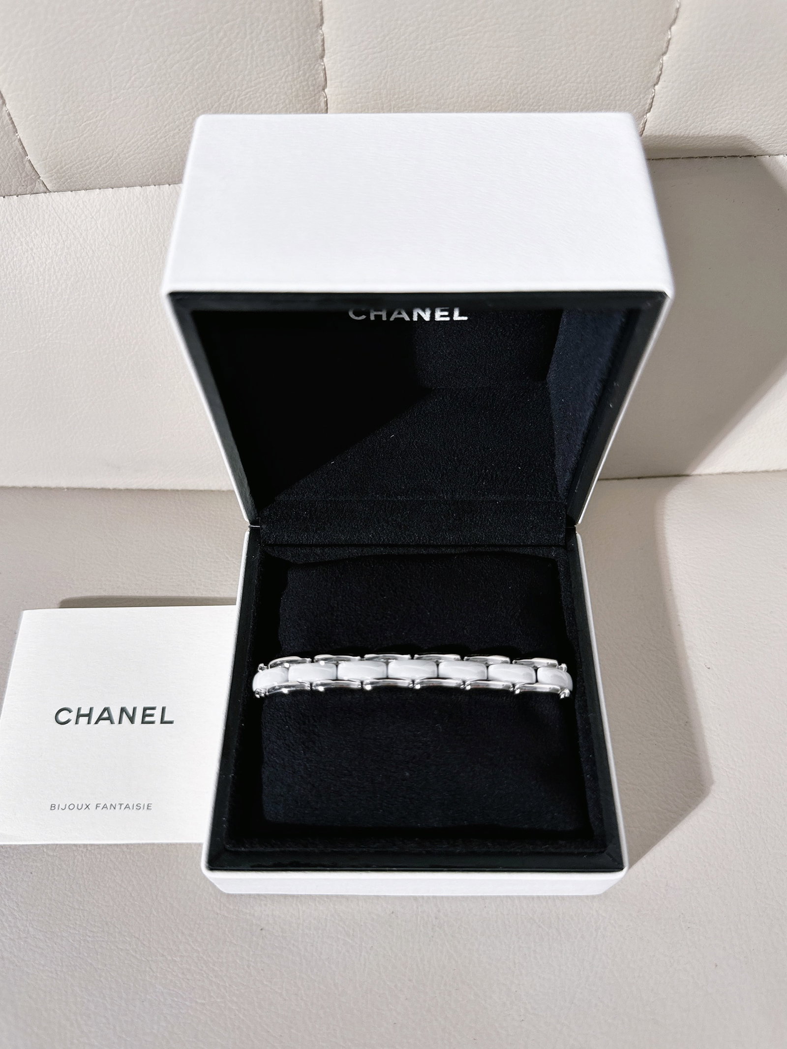 Chanel Ultra Collection 18K White Gold and White Ceramic Flexible Link Bracelet (1 of 8)