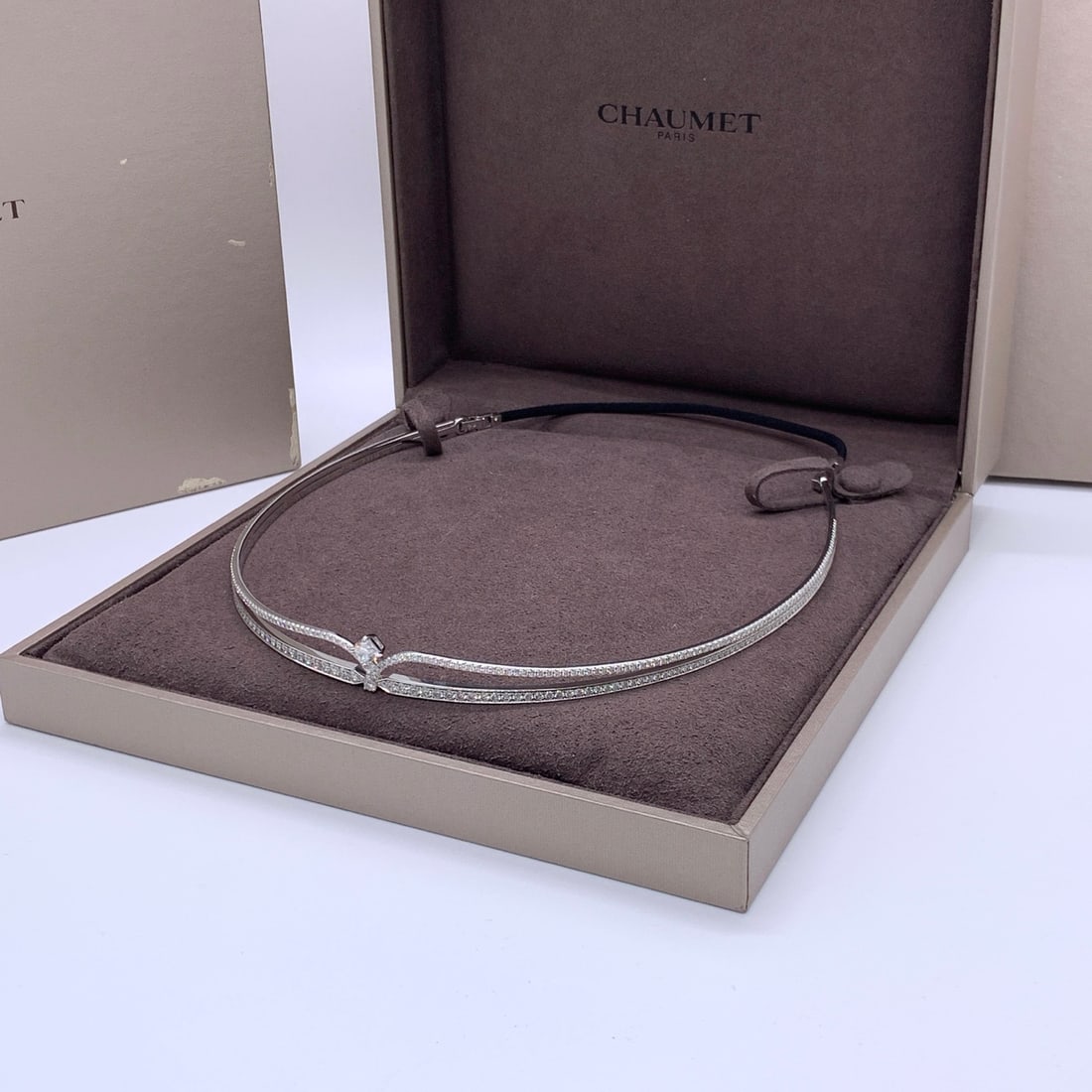 Chaumet Paris Joséphine "Crown of Love" Diamond Tiara Headpiece in 18K White Gold (1 of 9)