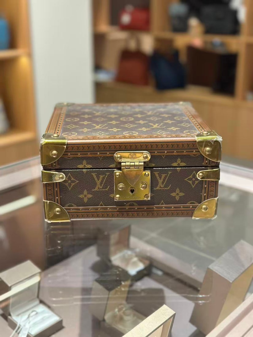 Louis Vuitton Coffret Joaillerie Classic Monogram Jewelry Case Jewelry Box: "Accessories: Dust bag, keysDimensions: 24 × 12.5 × 24 cm (L × H × W)"