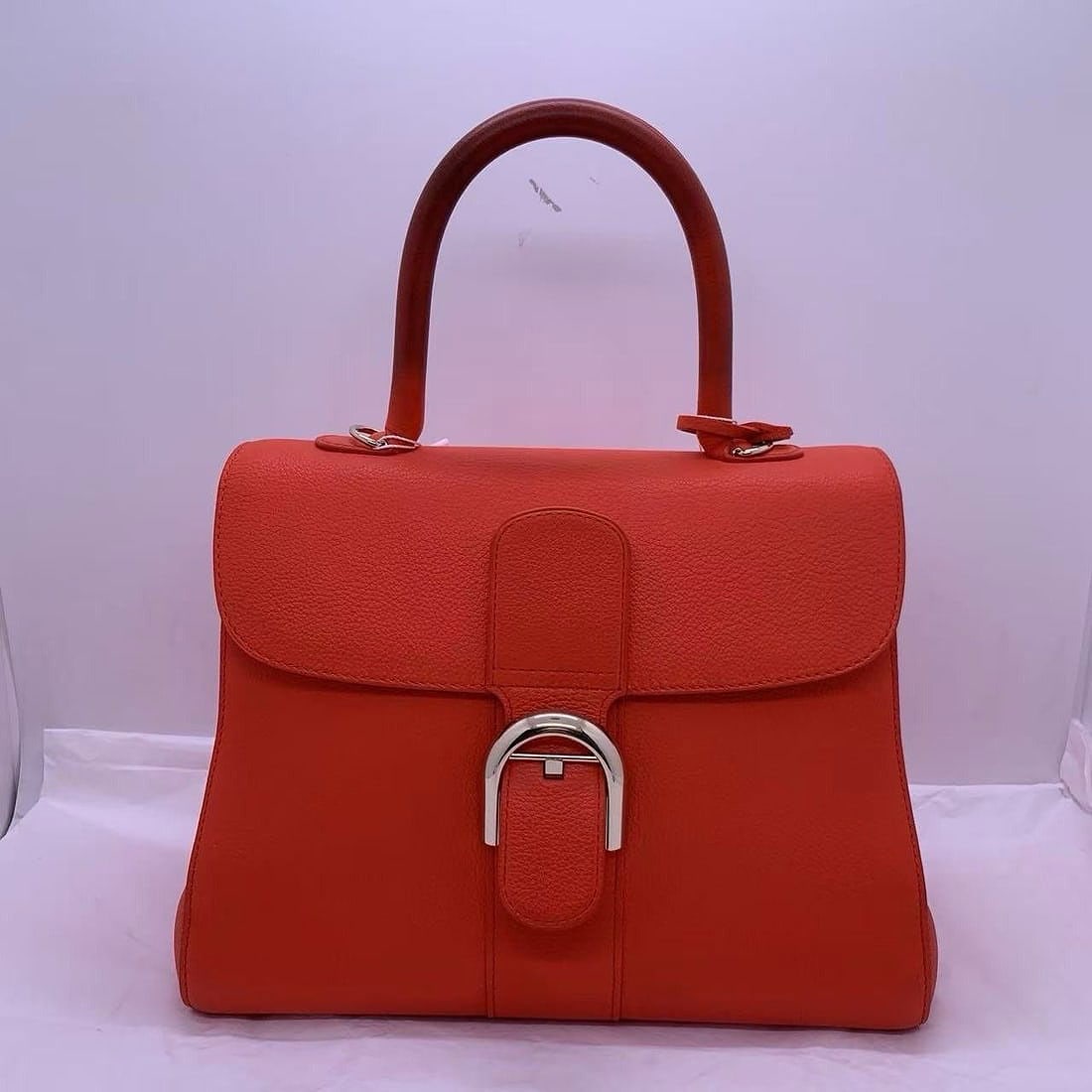 Delvaux Brillant Top Handle Bag Leather MM Orange red origin France: Normal signs of daily use